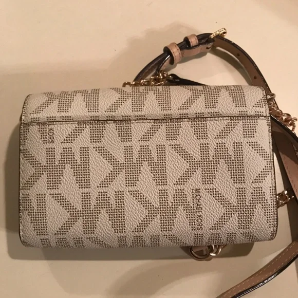 Michael kors clutch - Picture 3 of 5